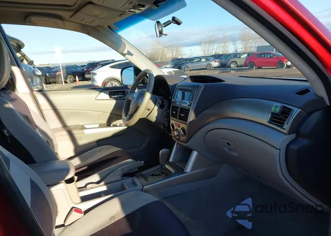 2010 Subaru Forester 2.5X Premium z USA, uszkodzony, nr VIN JF2SH6CC2AH798533